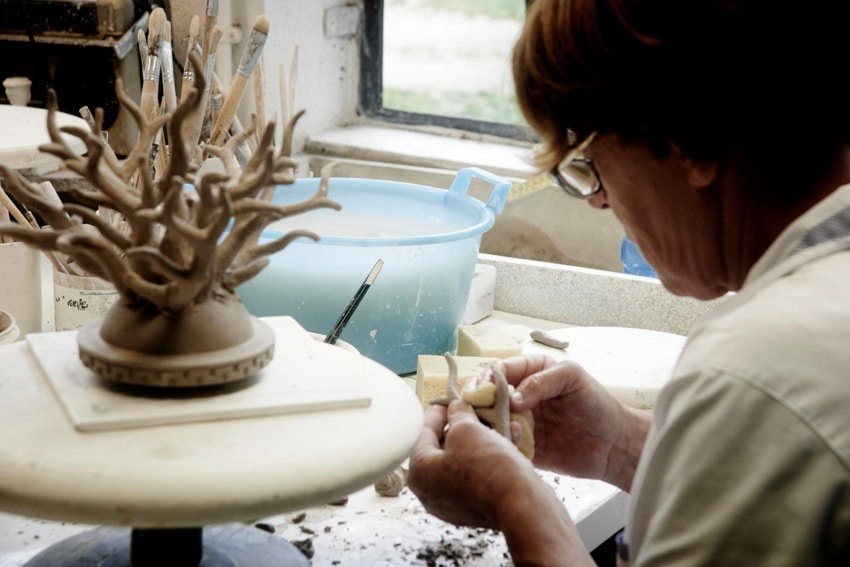 vari tipi di ceramica in lavorazione